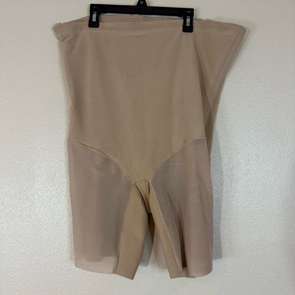 Honeylove Tan Superpower Short Shapewear - Picture 1 of 5